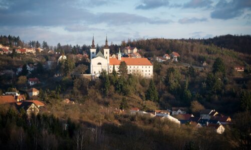 Karanténu v klášteře nabízí nově také pauláni na Vranově u Brna. Mohou dojet i lidé s virem