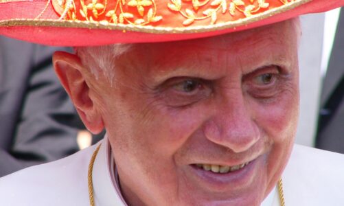 Zemřel emeritní papež Benedikt XVI. Pocházel z Bavorska a Česko navštívil v roce 2009