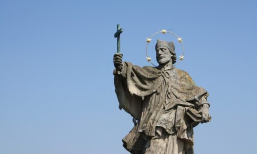 Svatý Jan Nepomucký byl umučen před 630 lety. Město Nepomuk čekají oslavy