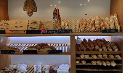 Křupavá vzpomínka na putování do Santiaga: chléb „barra de pan“